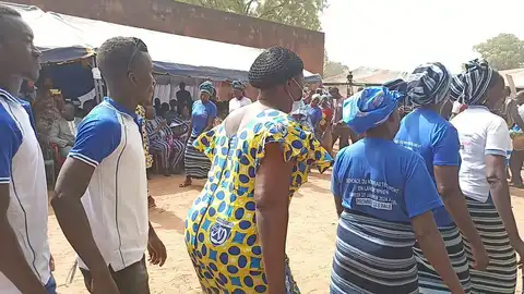 Photos de la dédicace du Nouveau Testament winyé9